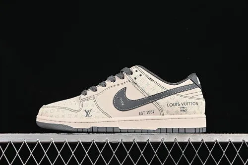 All categories Nk SB Dunk Series Nk SB Dunk Low High-end customized low-top sneakers Nike SB Dunk Low LV joint pattern gray hook Anniversary high-end customized low-top casual sneakers YX5066-366